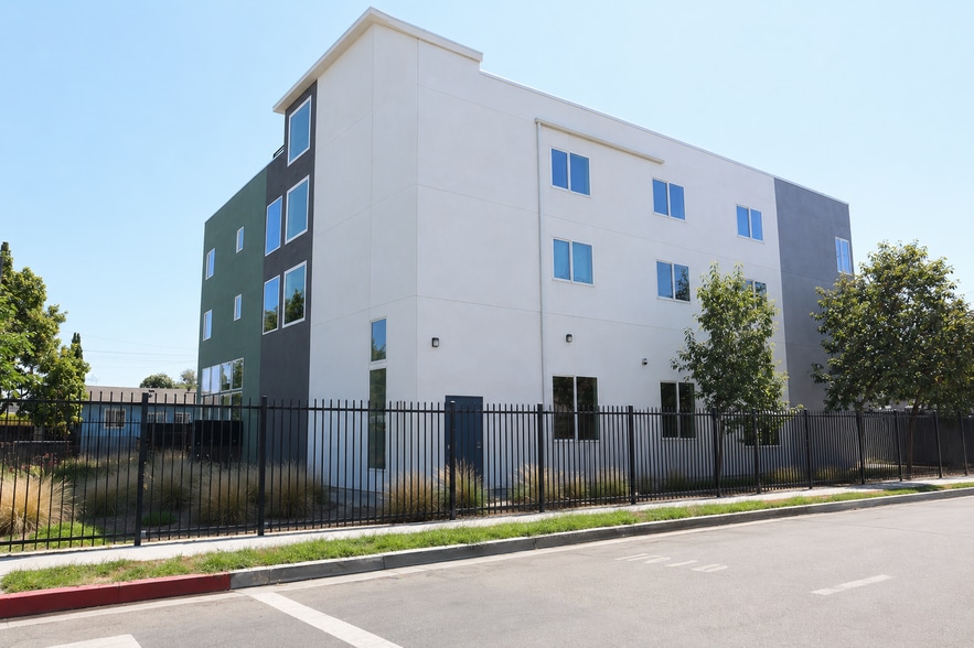 10501 Wilmington Ave, Los Angeles, CA for sale - Building Photo - Image 2 of 12