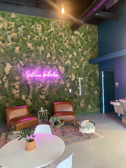 96 Weaverville Rd, Woodfin, NC for lease - Interior Photo - Image 2 of 6