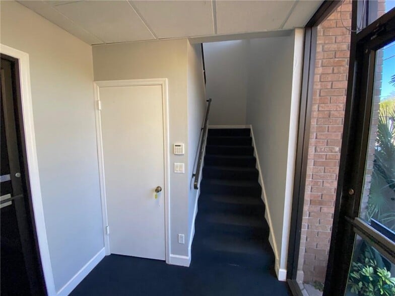 3885 20th St, Vero Beach, FL for lease - Lobby - Image 2 of 26