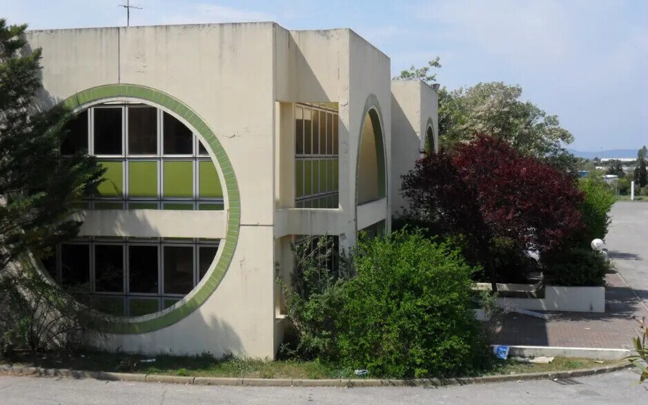 Bureau dans Vitrolles à louer - Photo du bâtiment - Image 1 de 7