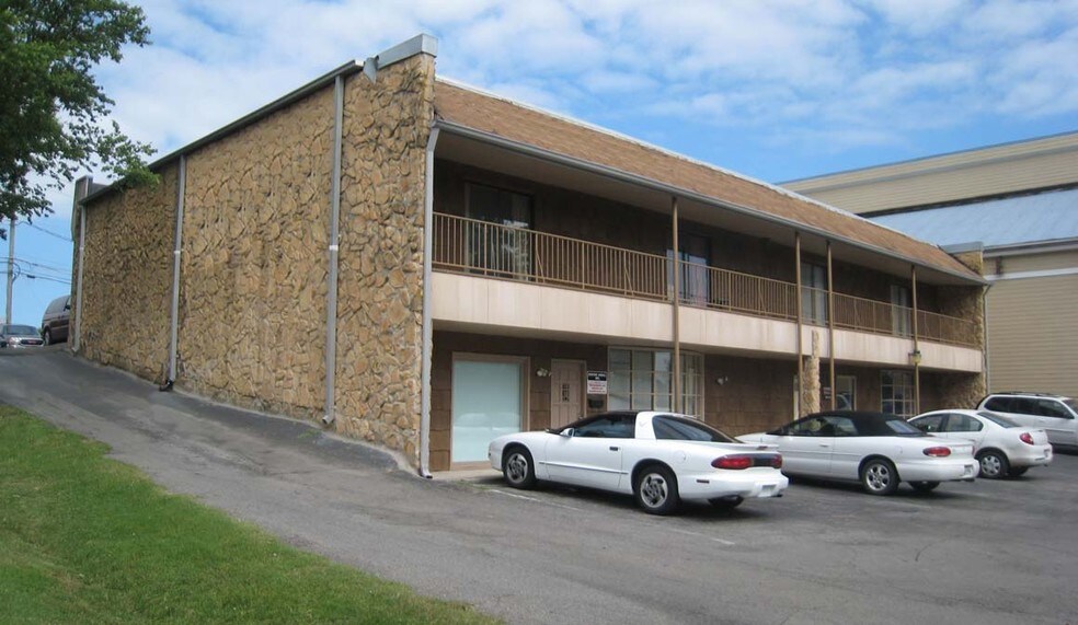 131 Sanders Ferry Rd, Hendersonville, TN for lease - Building Photo - Image 2 of 14