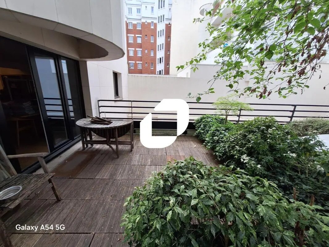 Office in Boulogne-Billancourt for sale Building Photo- Image 1 of 21