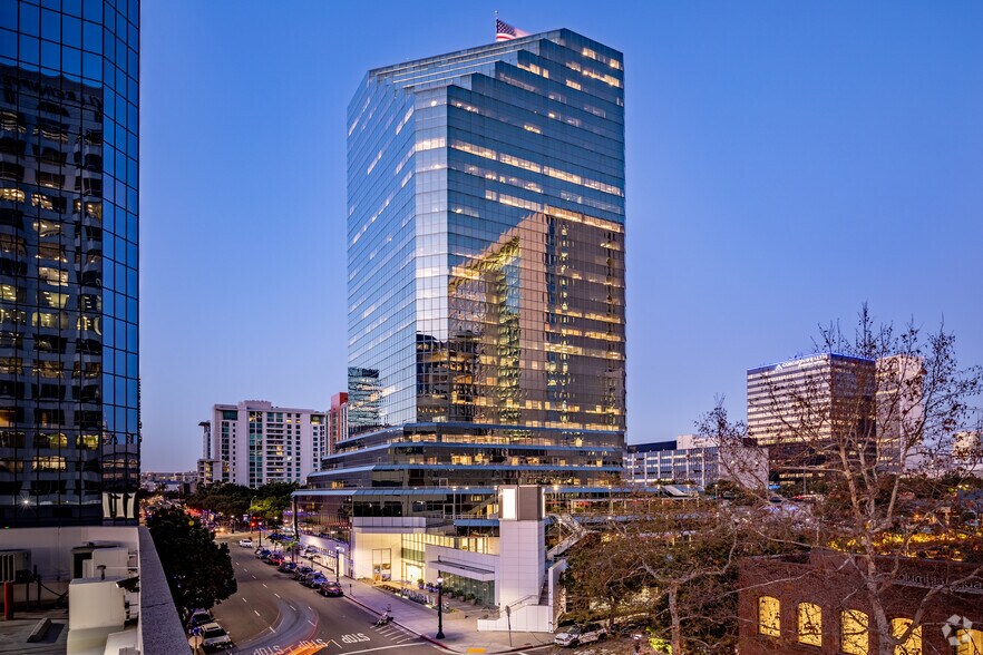 401 W A St, San Diego, CA à louer - Photo du bâtiment - Image 2 de 8