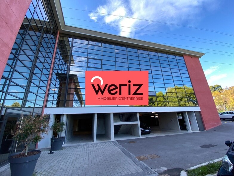 Office in Marseille for lease - Building Photo - Image 2 of 6