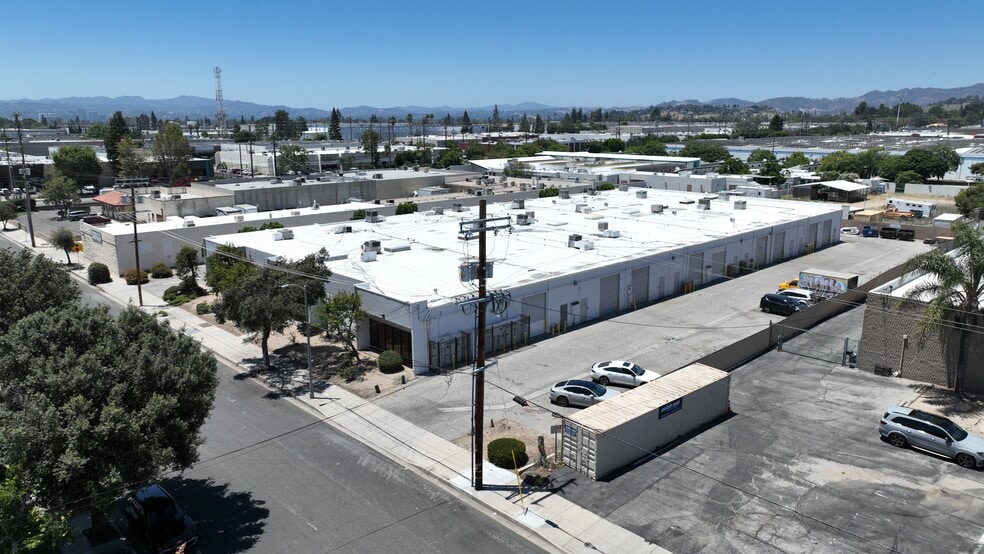 9533-9551 Cozycroft Ave, Chatsworth, CA for sale - Building Photo - Image 3 of 15