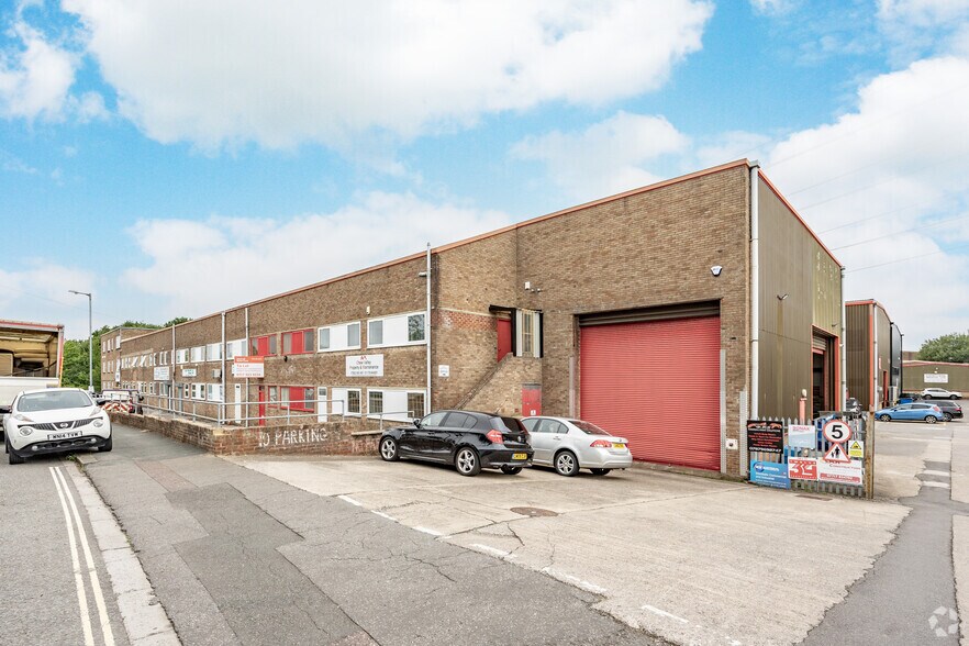 Dixon Rd, Bristol à louer - Photo du bâtiment - Image 2 de 6