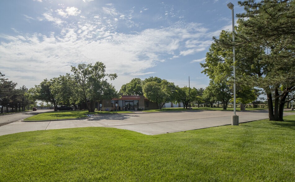 701 N Price Rd, Pampa, TX à louer - Photo du bâtiment - Image 3 de 22