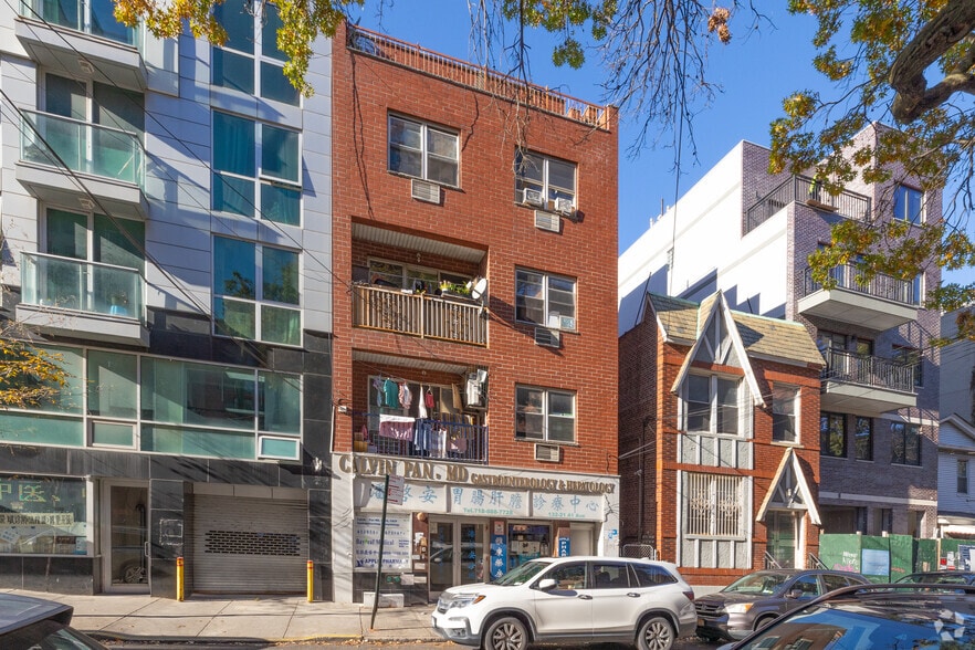 132 41st Ave, Flushing, NY for sale - Building Photo - Image 3 of 11