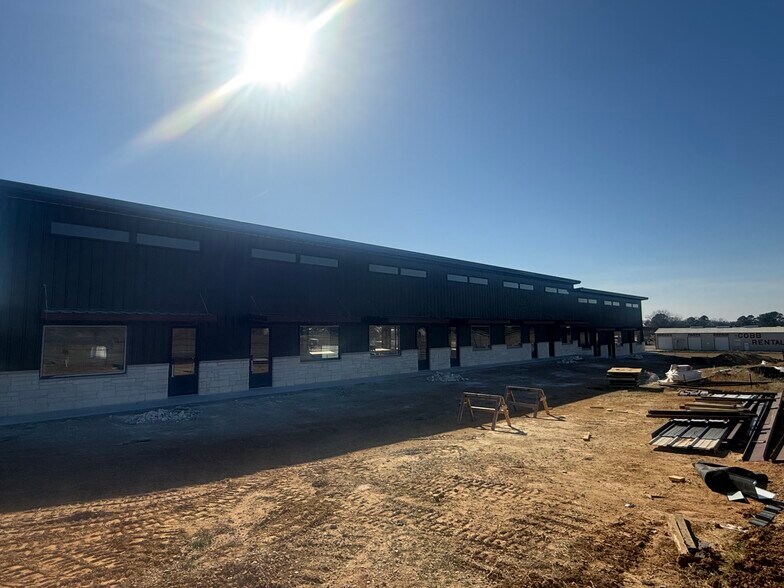 3691 S FM 51, Decatur, TX à louer - Photo du bâtiment - Image 3 de 4