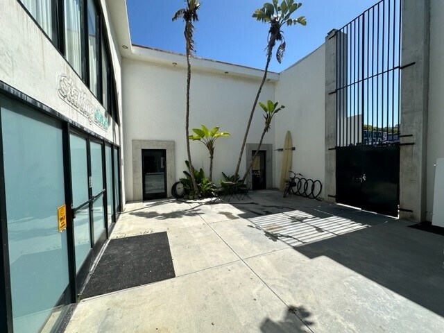 21-35 Market St, Venice, CA à louer - Photo du bâtiment - Image 3 de 3