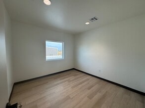 0 Sara Road, Mustang, OK à louer Photo intérieure- Image 2 de 3