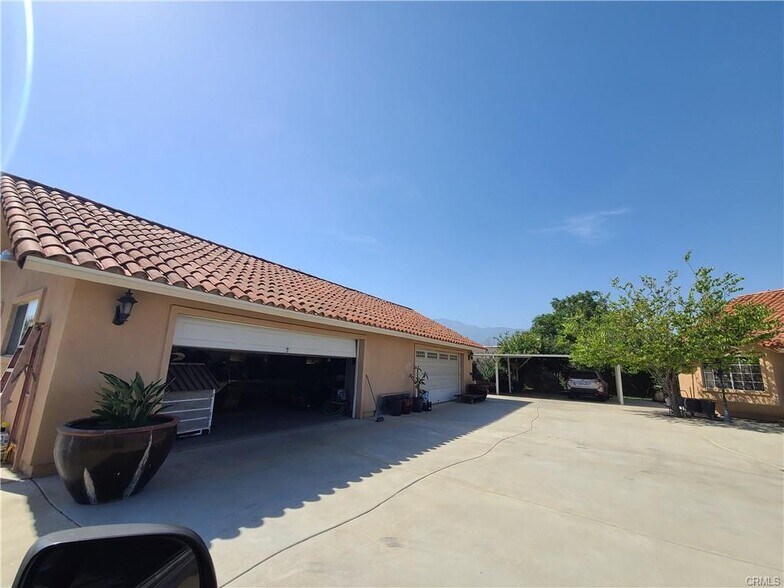 8410 Mulberry Ave, Fontana, CA à louer - Photo du bâtiment - Image 3 de 8