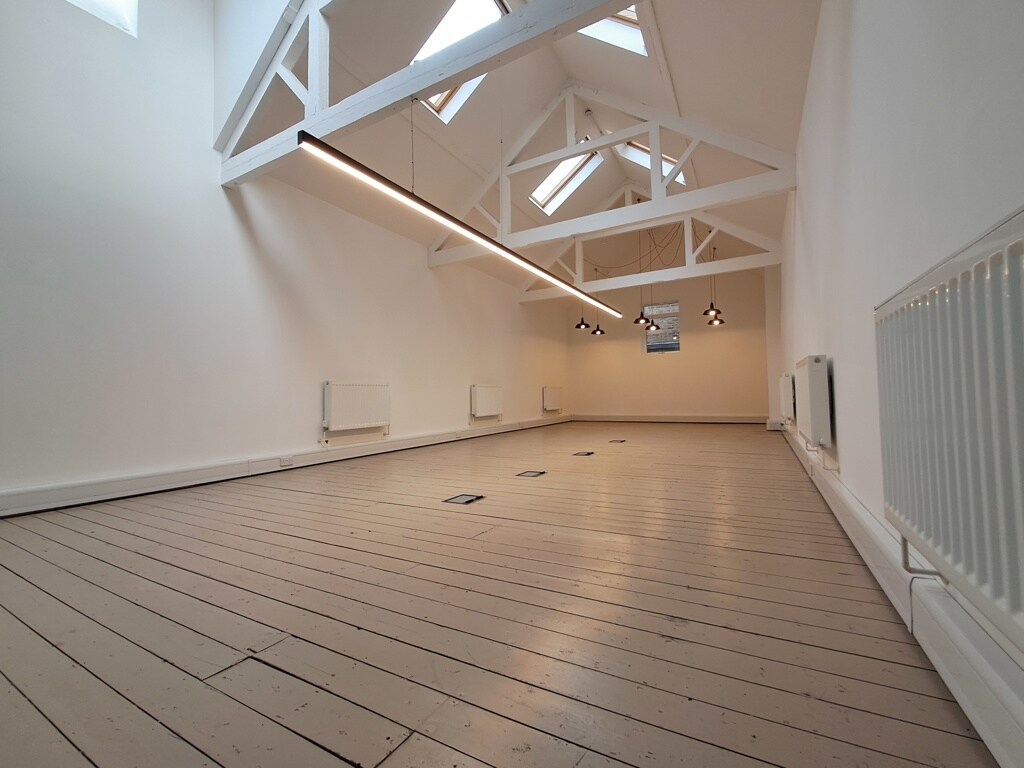 2 Old Gothic Pl, Windsor for lease Interior Photo- Image 1 of 5