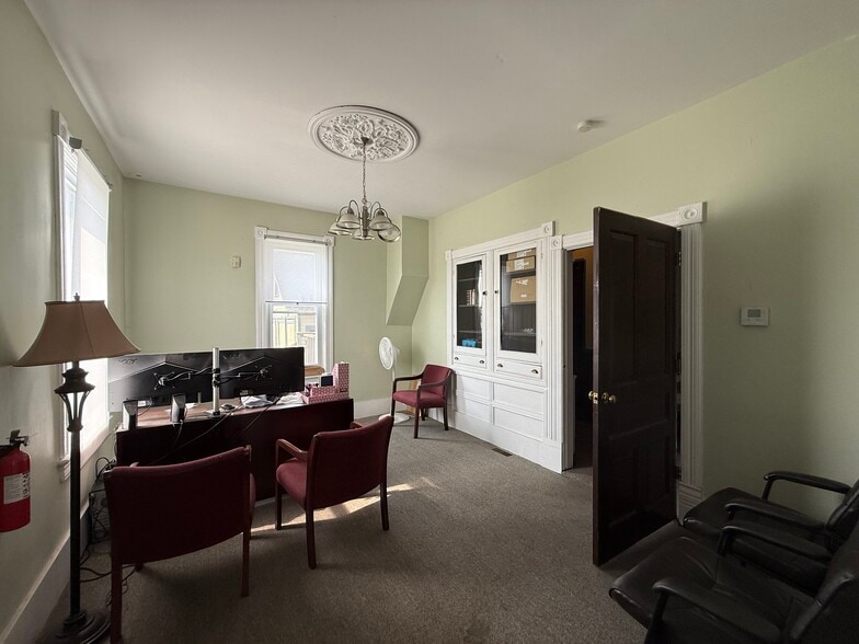 34905 E Michigan Ave, Wayne, MI for sale - Interior Photo - Image 3 of 7