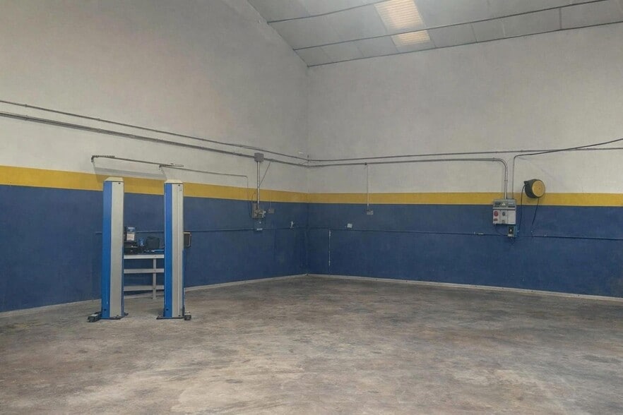 Industrial in Azuqueca de Henares, Guadalajara for lease - Building Photo - Image 2 of 2