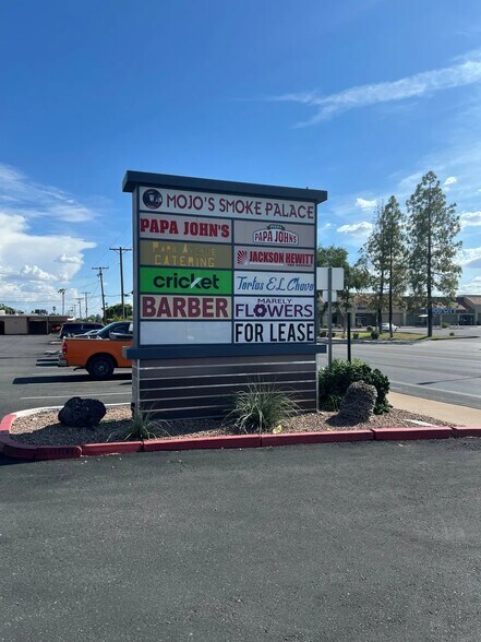 1055 N Mesa Dr, Mesa, AZ à louer - Photo du bâtiment - Image 2 de 8