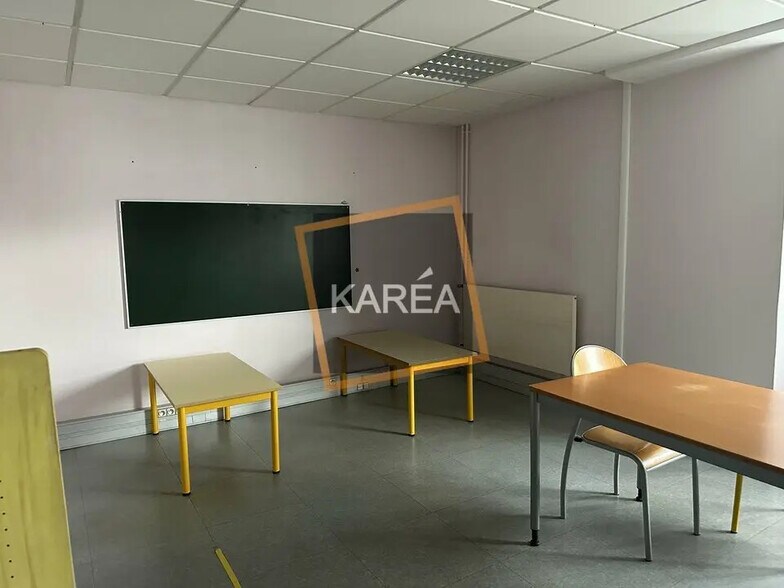 Bureau dans Mareuil-lès-Meaux à louer - Photo intérieure - Image 2 de 5