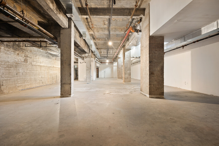 37 Bridge St, Brooklyn, NY for lease - Interior Photo - Image 1 of 21