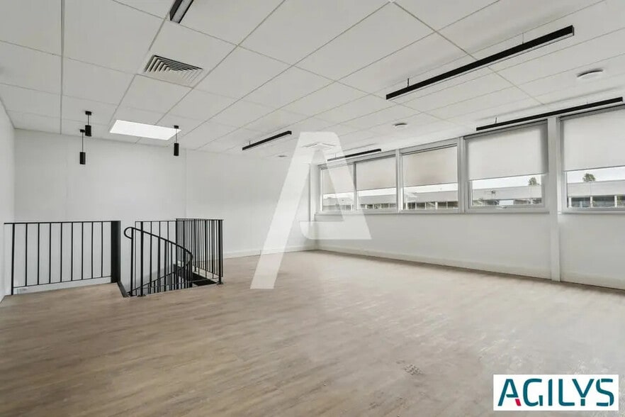 Flex in Bonneuil-sur-Marne for lease - Interior Photo - Image 3 of 6