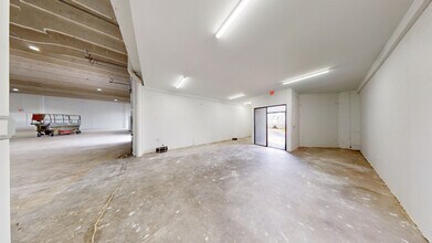9970 NW 89th Ct, Medley, FL for lease Interior Photo- Image 2 of 9