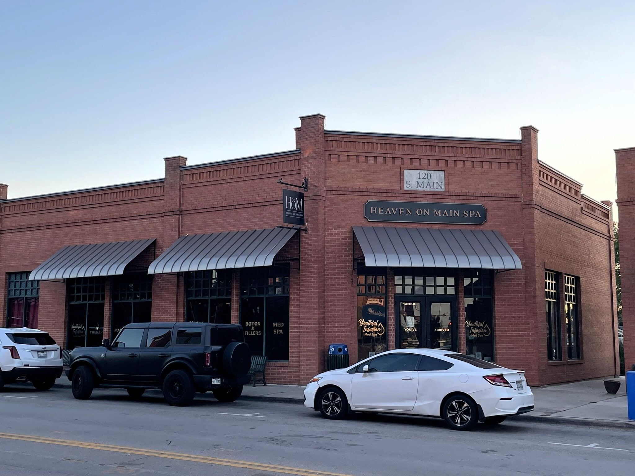 120 S Main St, Grapevine, TX for lease Building Photo- Image 1 of 9