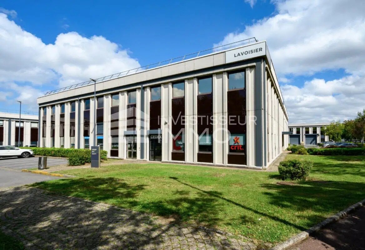 Office in Antony for lease Building Photo- Image 1 of 3