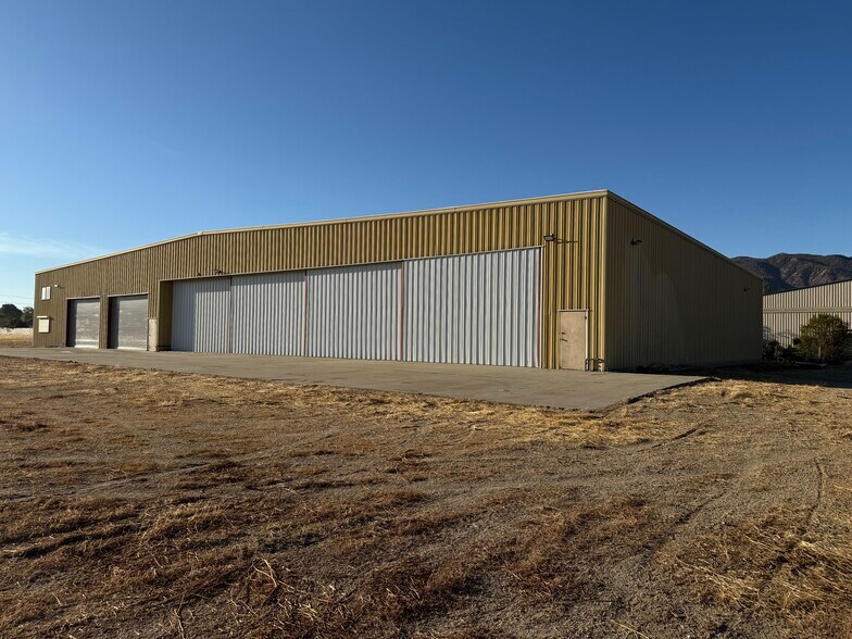 32301 Corydon Rd, Lake Elsinore, CA à louer - Photo du bâtiment - Image 1 de 5