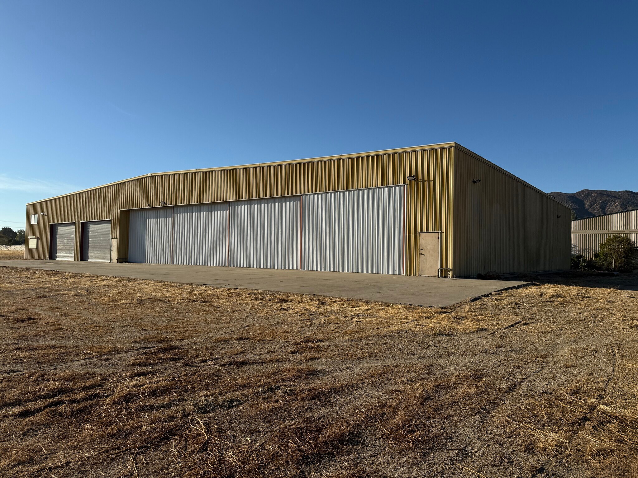 32301 Corydon Rd, Lake Elsinore, CA à louer Photo du bâtiment- Image 1 de 6