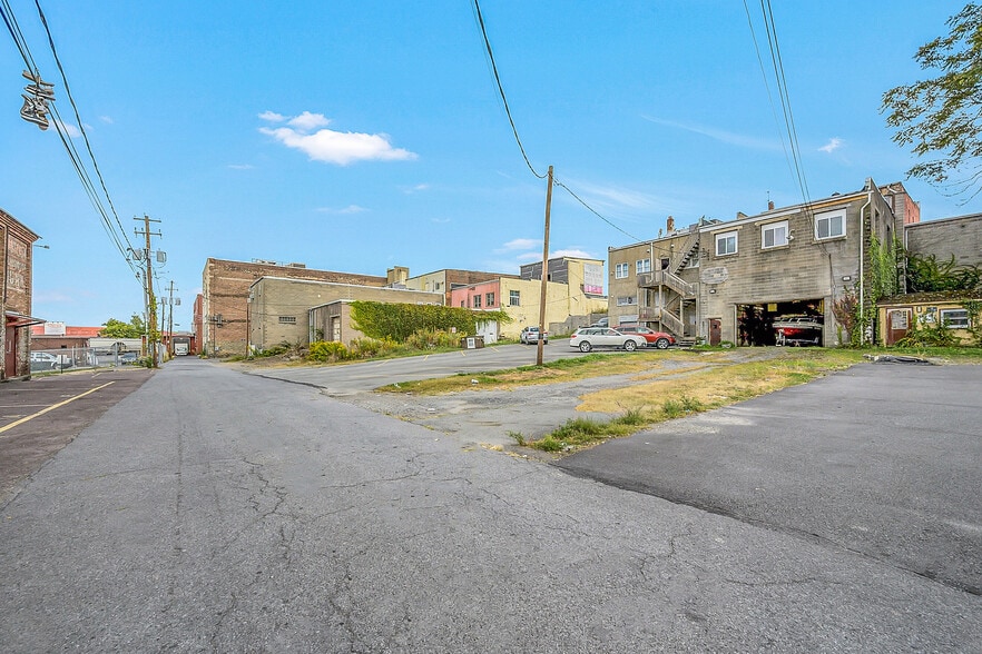 515 Wyoming Ave, Scranton, PA for sale - Building Photo - Image 3 of 37