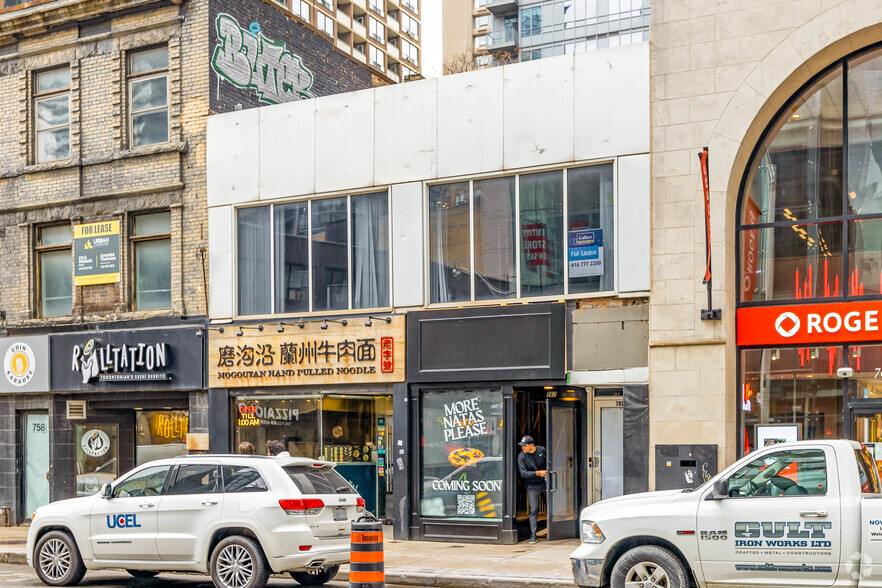 762 Yonge St, Toronto, ON à louer - Photo du bâtiment - Image 2 de 2