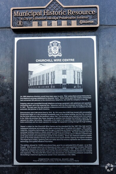 10011 102 Ave NW, Edmonton, AB à louer - Photo du bâtiment - Image 2 de 3