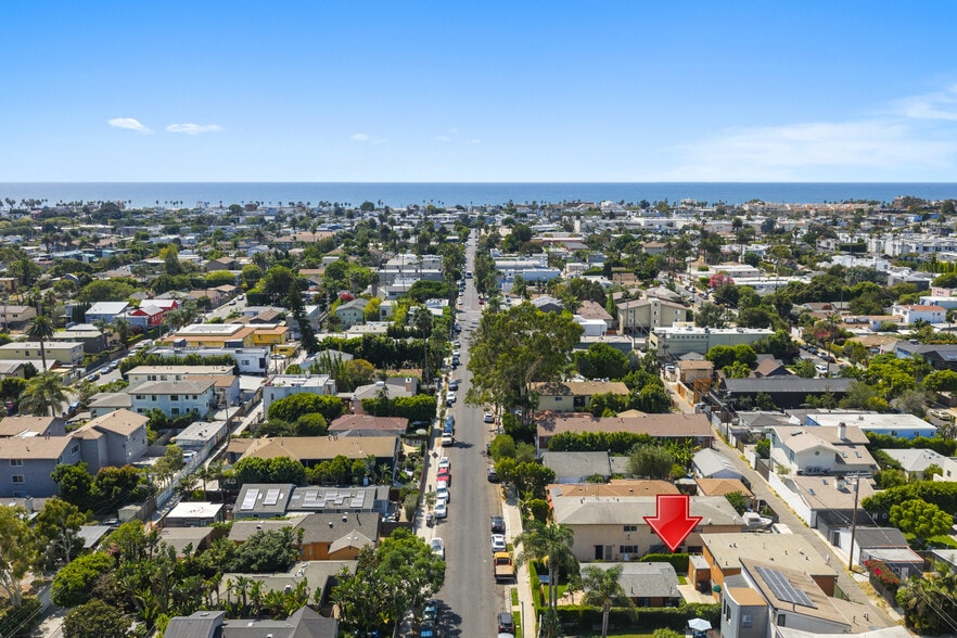 659 Vernon Ave, Venice, CA for sale - Aerial - Image 2 of 24