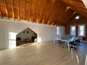 Burdon Ter, Newcastle Upon Tyne for lease Interior Photo- Image 2 of 13