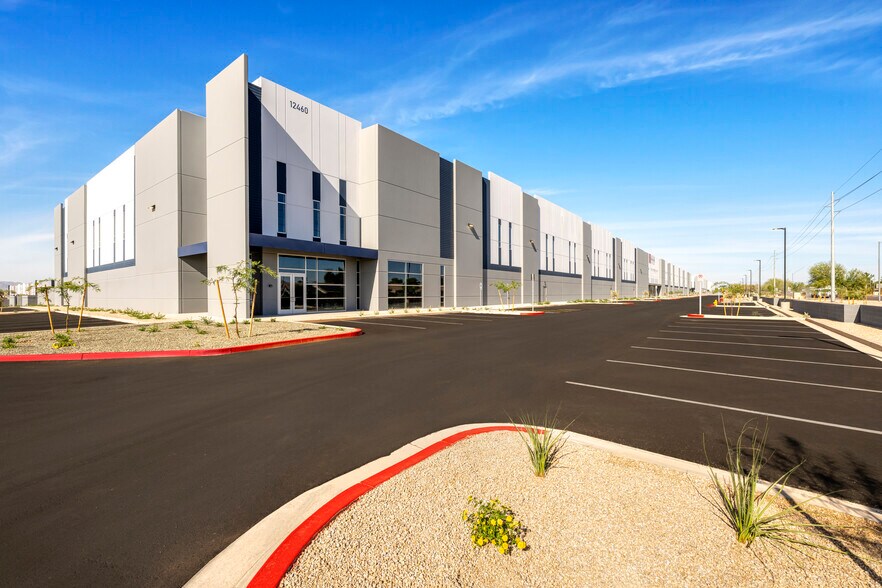 12460 N Dysart Rd, El Mirage, AZ à vendre - Photo du bâtiment - Image 3 de 17