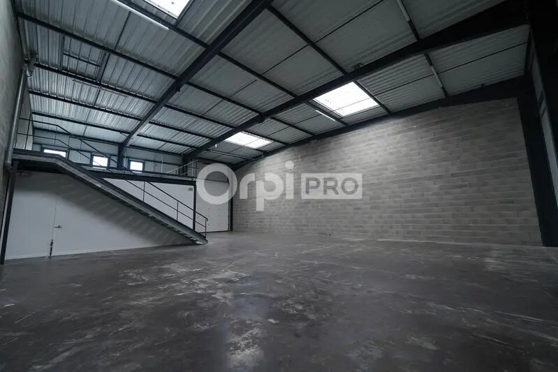 Flex in Décines-Charpieu for lease - Interior Photo - Image 2 of 9