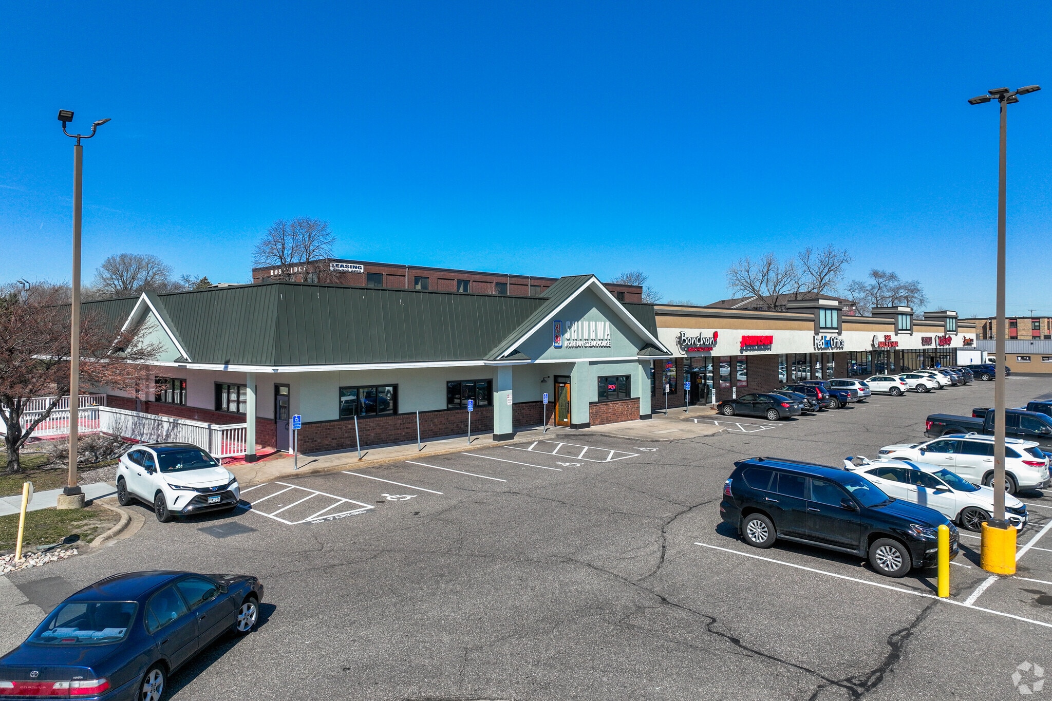 2181-2195 N Snelling Ave, Roseville, MN for lease Primary Photo- Image 1 of 6