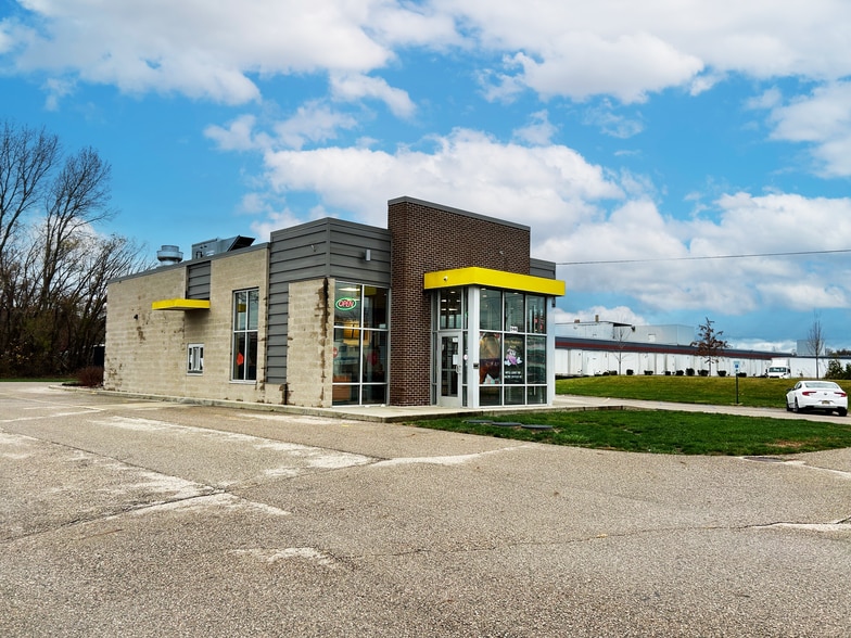 544 E 8th St, Holland, MI for lease - Building Photo - Image 1 of 4