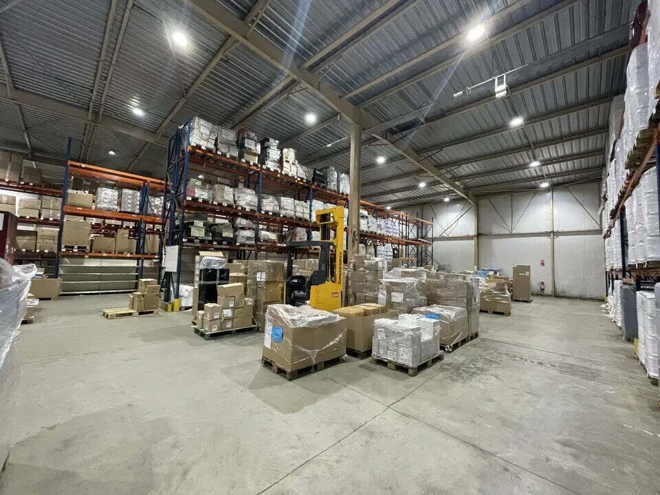 Flex in Bassens for lease Interior Photo- Image 1 of 10