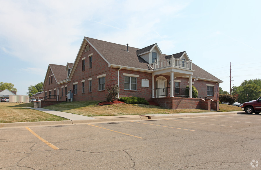 1111 SW Gage Blvd, Topeka, KS à vendre - Photo principale - Image 1 de 1