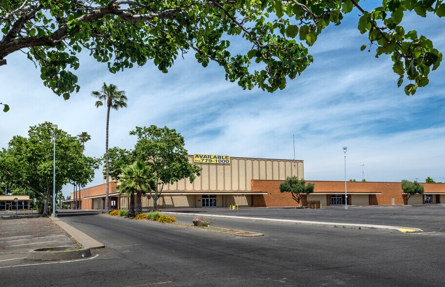 5901 Florin Rd, Sacramento, CA à louer - Photo du bâtiment - Image 2 de 5