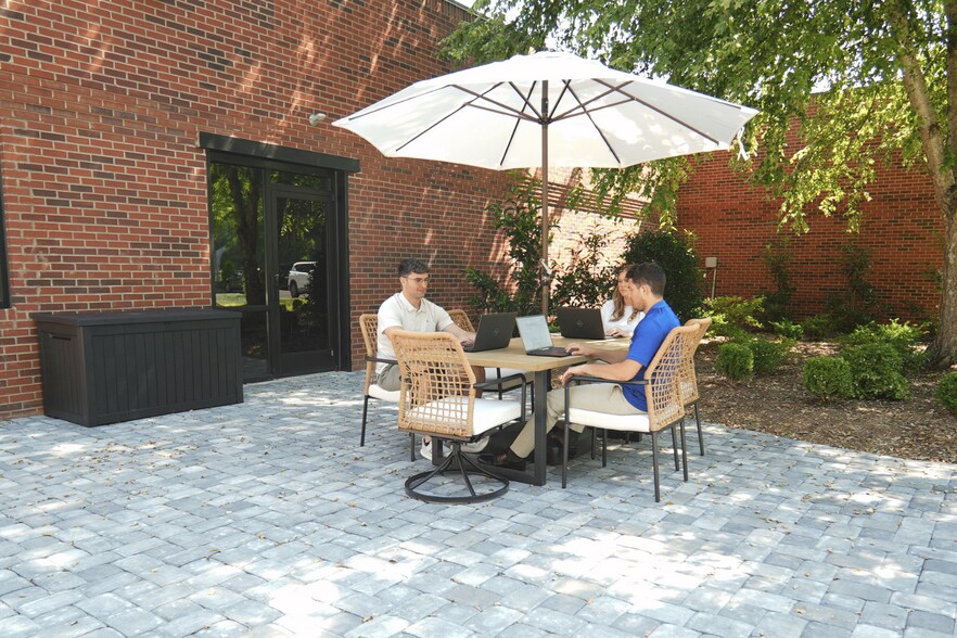 4301 Morris Park Dr, Mint Hill, NC à louer - Photo du bâtiment - Image 3 de 7