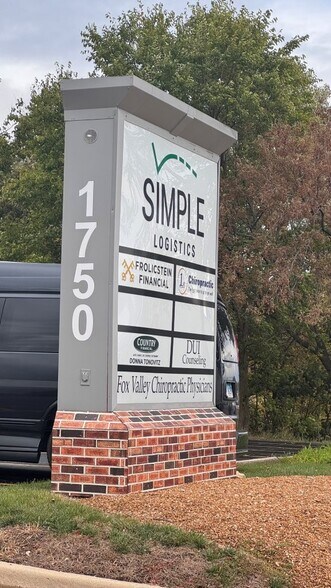 1750 E Main St, St Charles, IL à vendre - Photo du bâtiment - Image 3 de 13