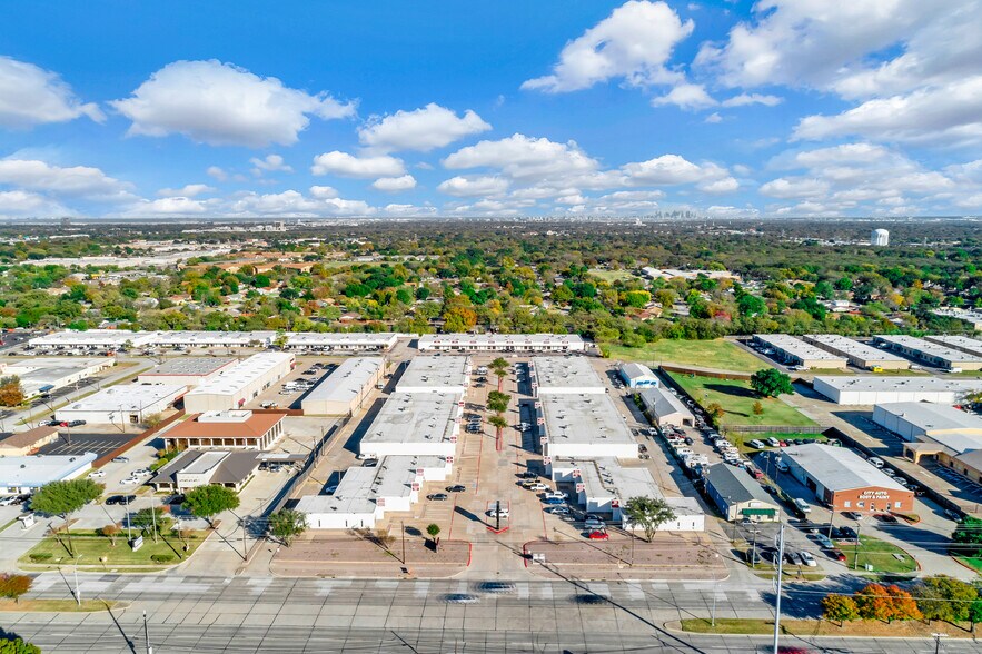 930-940 N Belt Line Rd, Irving, TX à louer - Photo du bâtiment - Image 3 de 9