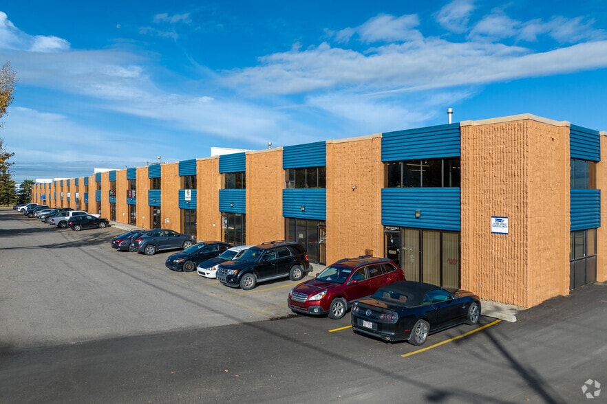 3716 56th Ave SE, Calgary, AB for lease - Primary Photo - Image 1 of 9