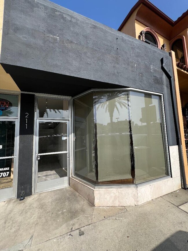 More details for 211 Torrance Blvd, Redondo Beach, CA - Retail for Lease
