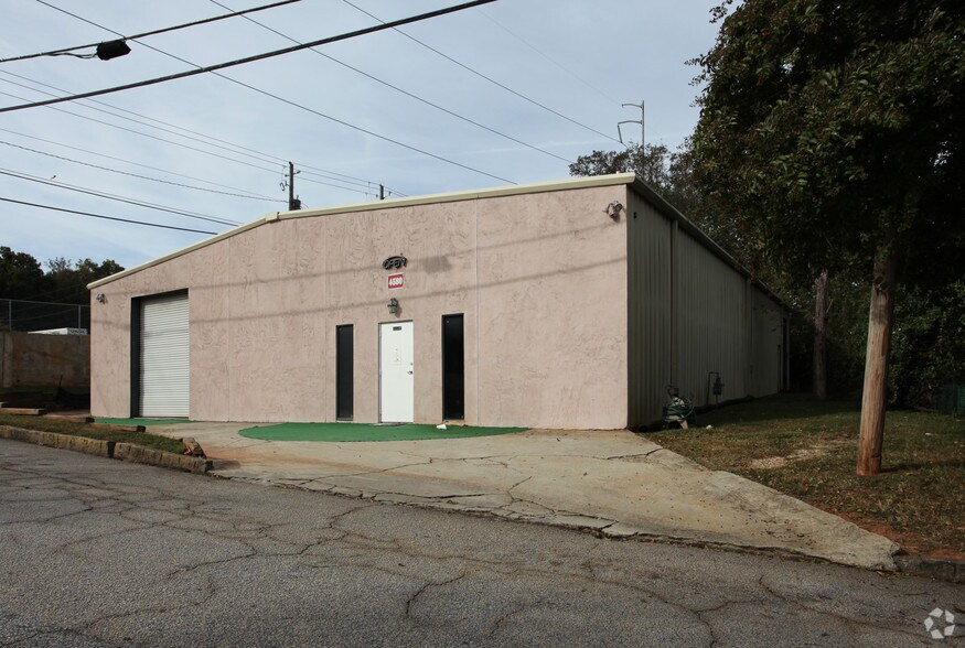 404 Clubhouse Dr, Pine Lake, GA à vendre - Photo du bâtiment - Image 2 de 9