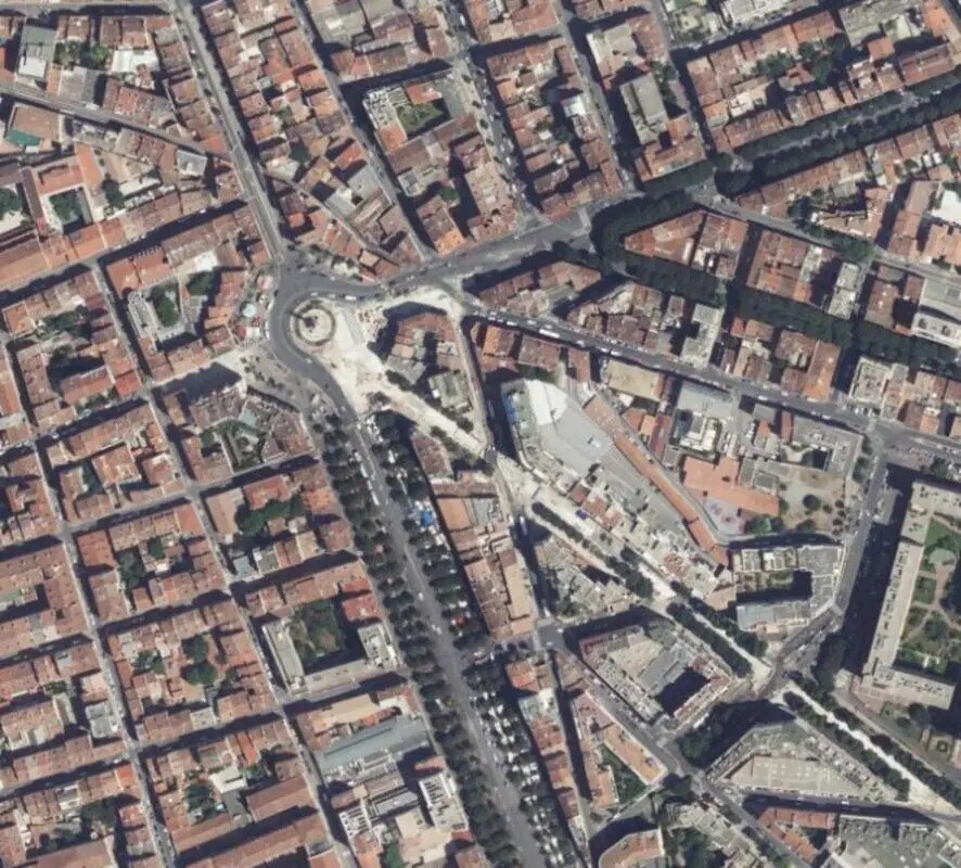 Commerce de détail dans Marseille à louer Photo du bâtiment- Image 1 de 5