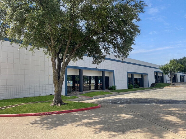 1901 W Braker Ln, Austin, TX for lease - Building Photo - Image 3 of 25