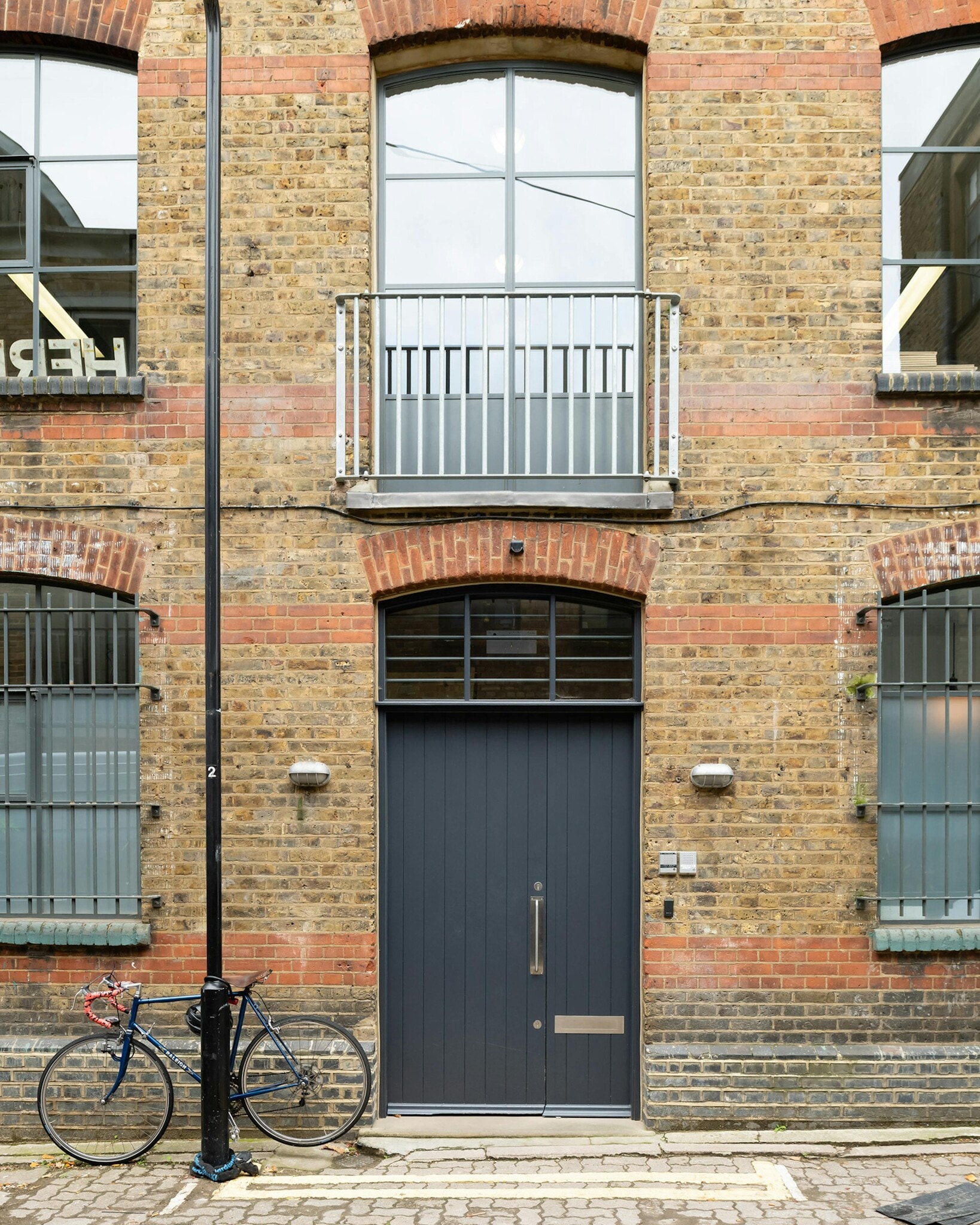 32 Fortescue Av, London for lease Primary Photo- Image 1 of 4