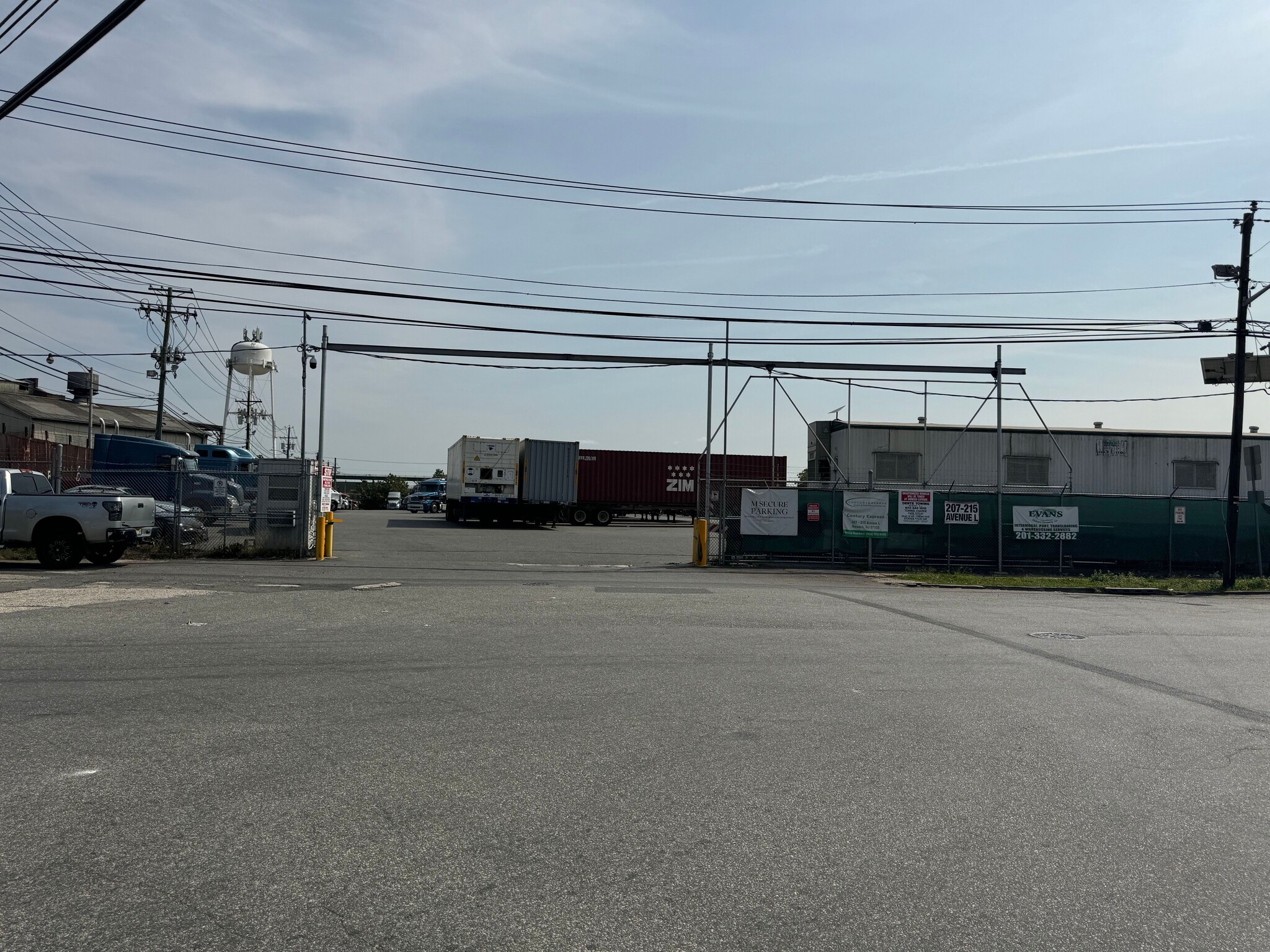 207-215 Avenue L, Newark, NJ for lease Primary Photo- Image 1 of 11